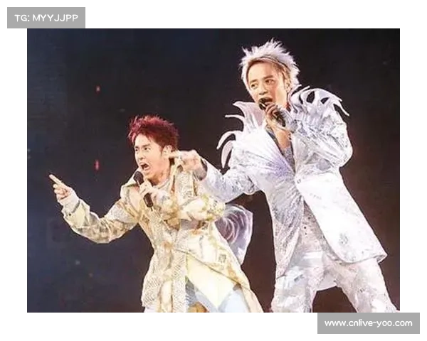 WTT香港总决赛群星观战，任达华李克勤现场亮相