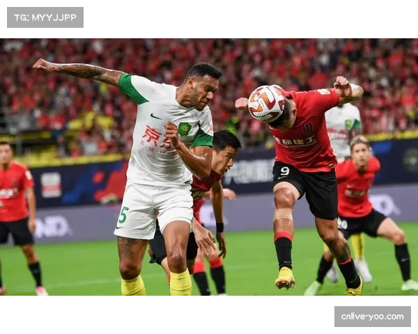 北京国安对阵成都蓉城，传统豪门挑战联赛领头羊